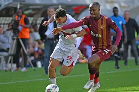 مهلة أسبوع للرد.. كاف يطالب الزمالك بتوضيح ما حدث بين جماهيره ضد ستيلينبوش